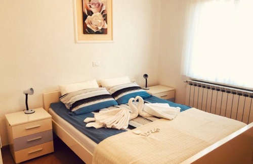 Murine Casa | Ani Apartments
