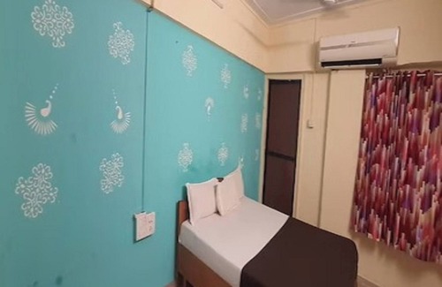 Mumbai Casa | Anil Guest House Santacruz East