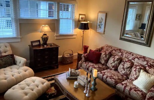 Dilworth Casa | Anita's cozy comfort sanctuary