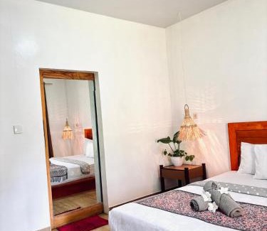 Bayan Hotel | Anjani Larva Cottage - Homestay and Eatery