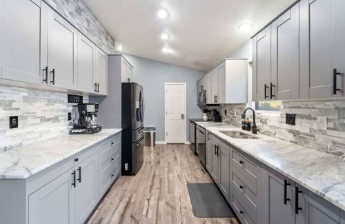 Ankeny Casa | Travel Haven - 6 Beds, 5 BR, 3 Bath, Near I-35