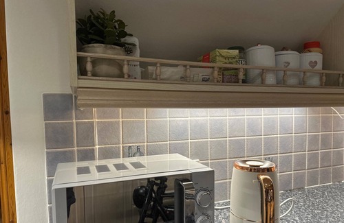 Bucksburn Cabaña | Ann Cottage Retreat in Aberdeen