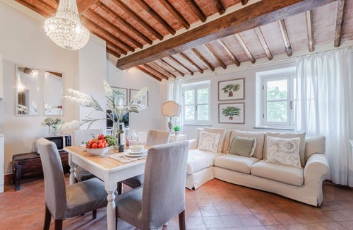 Lucca Apartamento | Anna Farmhouse Apartment in Wine Resort in Lucca