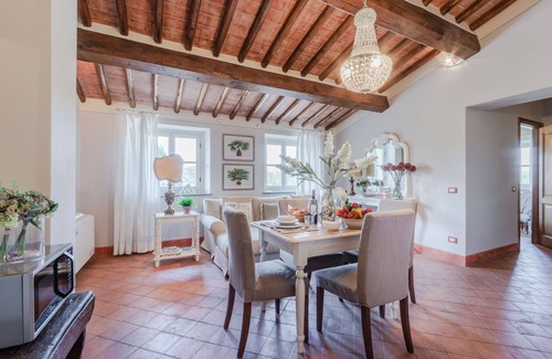 Lucca Apartamento | Anna Farmhouse Apartment in Wine Resort in Lucca