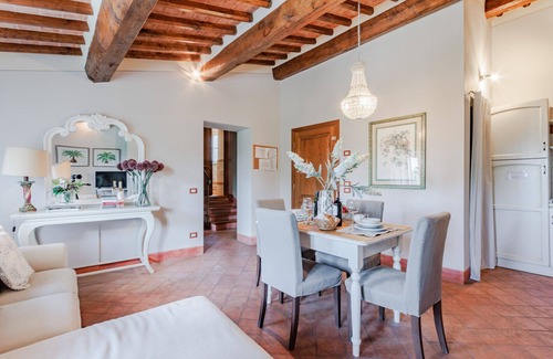 Lucca Apartamento | Anna Farmhouse Apartment in Wine Resort in Lucca