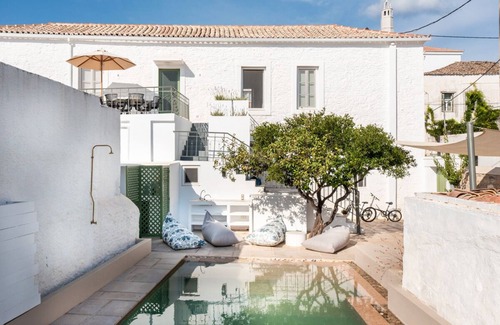 Spetses Casa | Anna House, super chic peaceful courtyard garden with oasis pool walk into town.