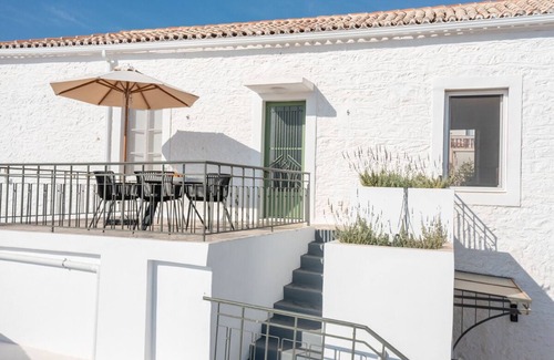Spetses Casa | Anna House, super chic peaceful courtyard garden with oasis pool walk into town.
