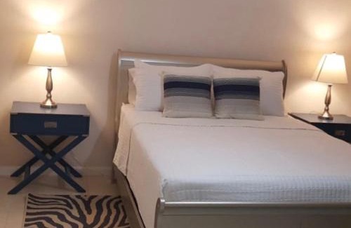 Montego Bay Apartamento | Anna's Joye Chatham