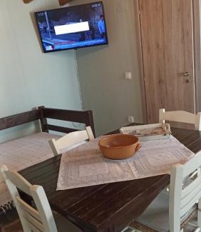 Aristotelis Casa | Anna’s Olive Grove