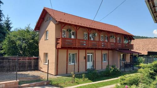 Praid Casa | Anna Vendeghaz
