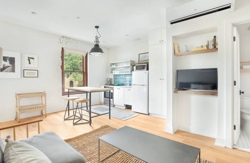 Yamacraw Village Condominio | Annabelle 2B - City Views near City Market, River