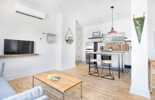 Yamacraw Village Condominio | Annabelle 2D - Downtown 2 BR/2BA near City Market