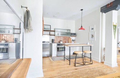 Yamacraw Village Condominio | Annabelle 2D - Downtown 2 BR/2BA near City Market