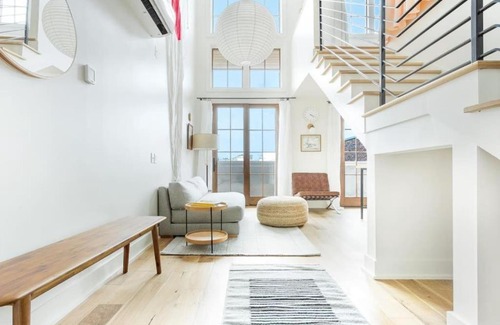 Yamacraw Village Apartamento | Annabelle 4A - Top Floor Loft Downtown With Patio