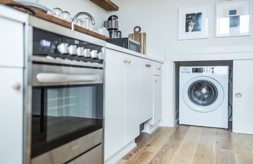 Yamacraw Village Apartamento | Annabelle 4A - Top Floor Loft with Terrace in Historic Downtown