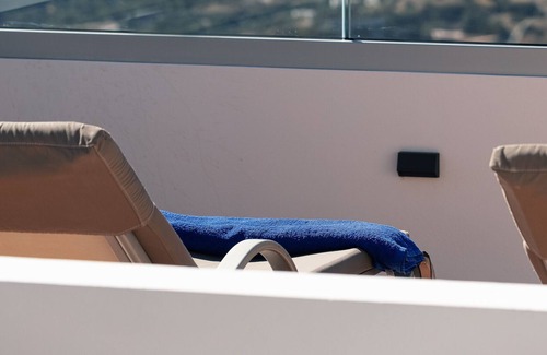 Mirthios Apartamento | AnnaView Top Floor Suite No19 with amazing Seaview