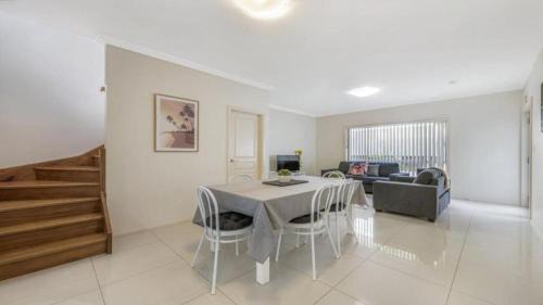 Port Macquarie Villa | Anne Street Grand Oasis