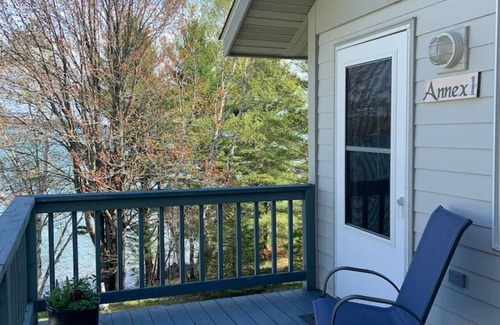 Red Cliff Apartamento | Annex No. 1 DePerrys | On Lake Superior Shoreline