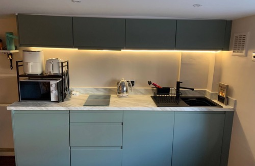 Liverpool Apartamento | Annex Studio - Sleeps 2, High-Speed Wifi & Parking