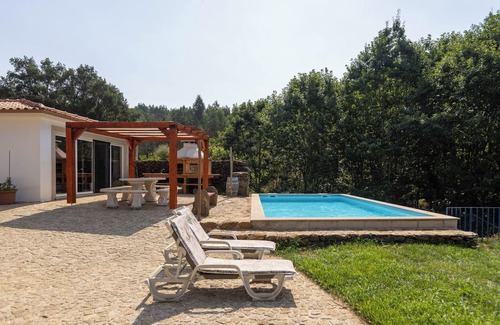 Molares Apartamento | Annexe en pleine Nature, a sure deconnexion. Swimming pool, jacuzzi and barbecue!