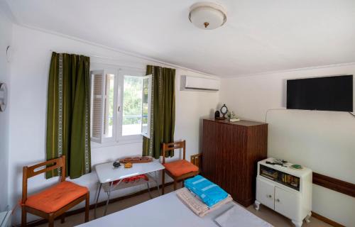 Agia Triada Apartamento | Anni's Apartments - Full Moon On The Roof