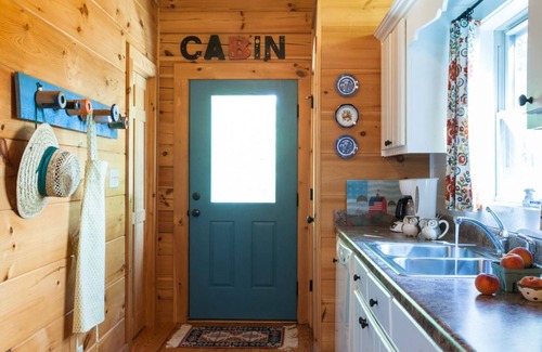 Fairview Cabina | Annie's Cabin | Pet Friendly | Mountain View | Hot Tub | Fire Pit