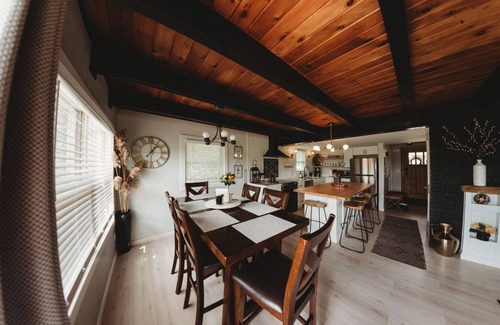 Boyne Falls Casa | Annie's Place- Newly renovated with EV charging.