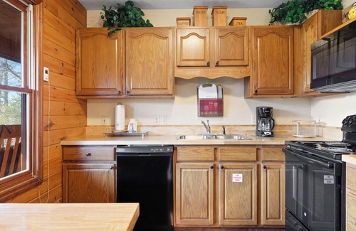 Gatlinburg Cabina | Annie's Smoky View by Jackson Mountain Homes