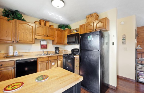 Gatlinburg Cabina | Annie's Smoky View by Jackson Mountain Homes