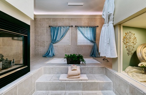 Boise Hotel | Anniversary Inn - Boise