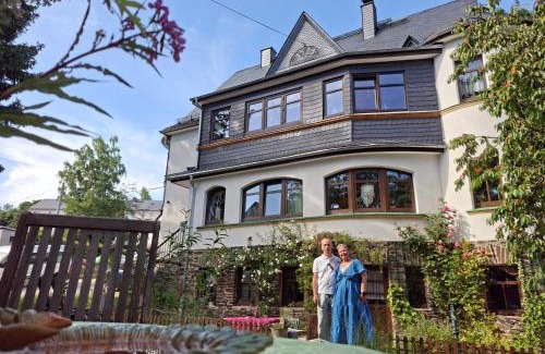 Gruenhain-Beierfeld Apartamento | ansimali 3 - Treffpunkt Dachgeschosswohnung, Ideal für Familien und Freunde, Gemeinsam wohnen, getrennt träumen, Zwei Schlafzimmer, ein Urlaub mit Spiel und Spaß