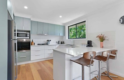 Bletchington Casa | Anson Abode - CBD Home, Modern Sophistication