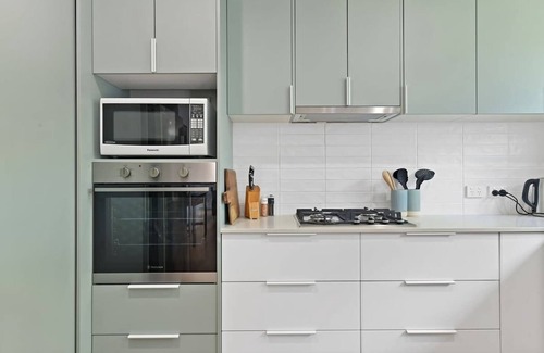 Bletchington Casa | Anson Abode - CBD Home, Modern Sophistication