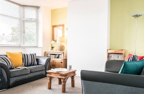 Wyken Casa | Ansty House Lovely 4-Bedroom House near city centre , Sleeps 7, Coventry - Inspire Homes