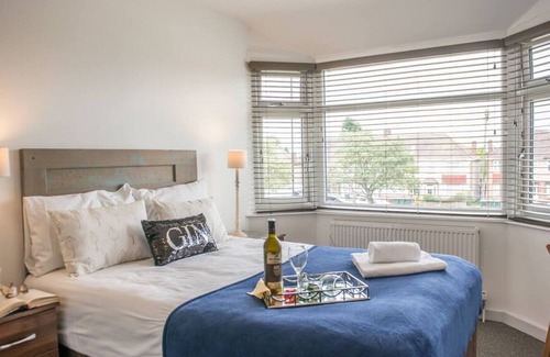 Wyken Casa | Ansty House Lovely 4-Bedroom House near city centre , Sleeps 7, Coventry - Inspire Homes