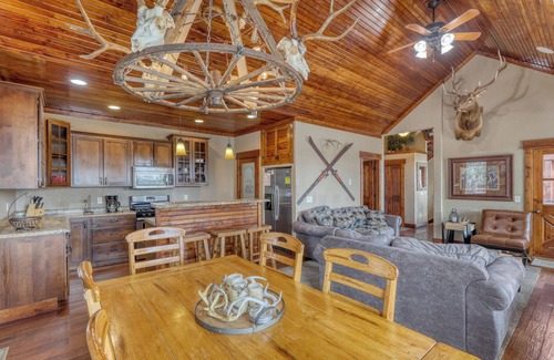 Lead Cabina | Antelope Acres | 5 Bed, 3 Bath