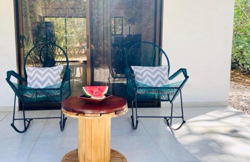 Tamarindo Cama Y Desayuno | Antema Lodge Secteur Tamarindo, piscine, yoga, gym, jungle et paix