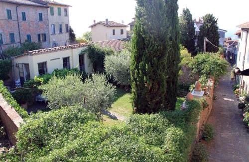 Colle di Buggiano Cama Y Desayuno | antica casa "le rondini"
