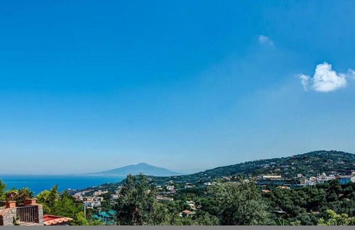 Schiazzano Villa | Antica Limonaia in Massa Lubrense
