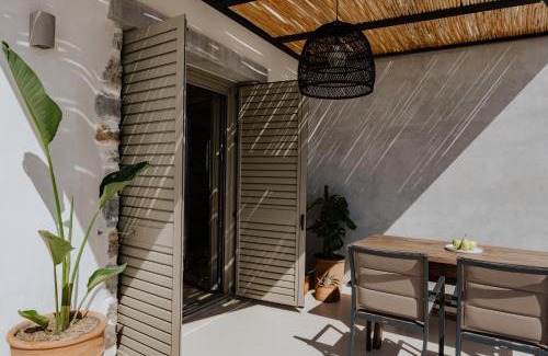 Mirthios Casa | Antigone's Stone House
