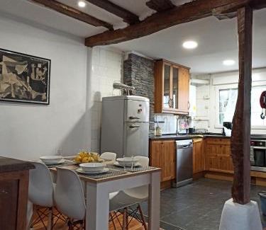 Mundaka Apartamento | Antigua casa de pescadores con GARAJE PRIVADO