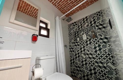 Antigua Guatemala Apartamento | Antigua Central Casa or Loft King Beds Volcano View - Buen Rollo Escapes
