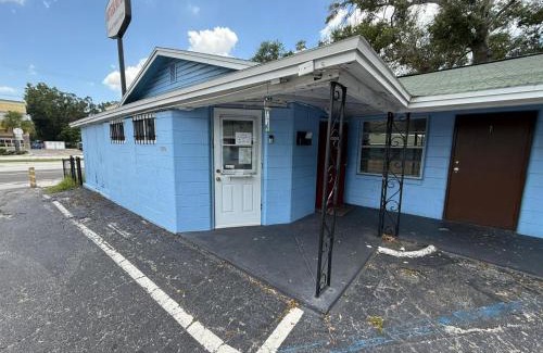 Old Seminole Heights Hotel | Antigua Motel by OYO Tampa US - 41