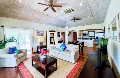 Buckleys Village Apartamento | Antigua Residence - Unit 1512 - Pool and Sea view
