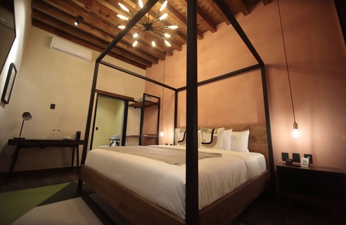 Zona Centro Hotel | Antigua Trece Hotel Fusión