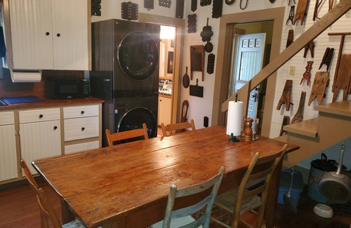 New Ulm Casa | Antique 2 story home on 160 Acres