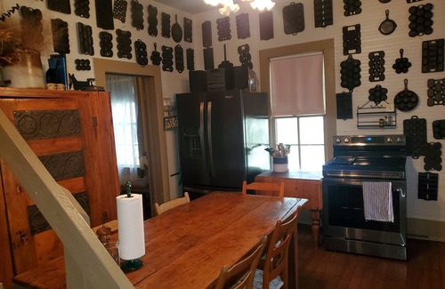 New Ulm Casa | Antique 2 story home on 160 Acres
