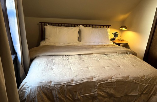 Hancock Otro | Antique Farmhouse| King Bed| 2bathrooms| 30 mins to Acadia Natl Park