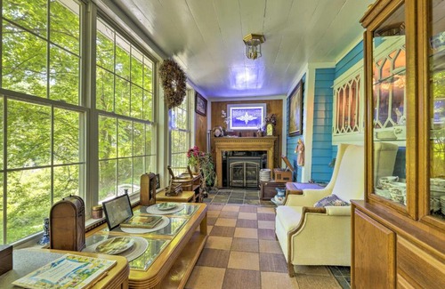 Woodstock Casa | Antique-Filled Home, half Mi to Woodstock Fair