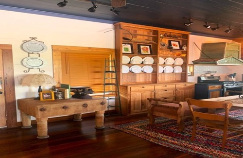 Fayetteville Casa | Antique Show Availability Guest Favorite!
